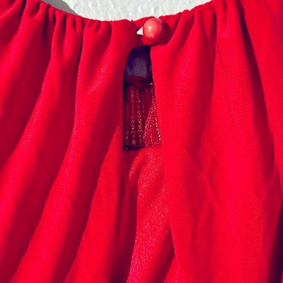 Red sleeveless halter top design dress - Picture 7 of 7